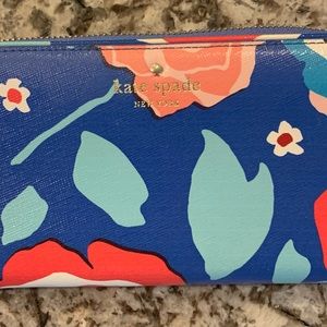 Kate Spade Zip Around Wallet